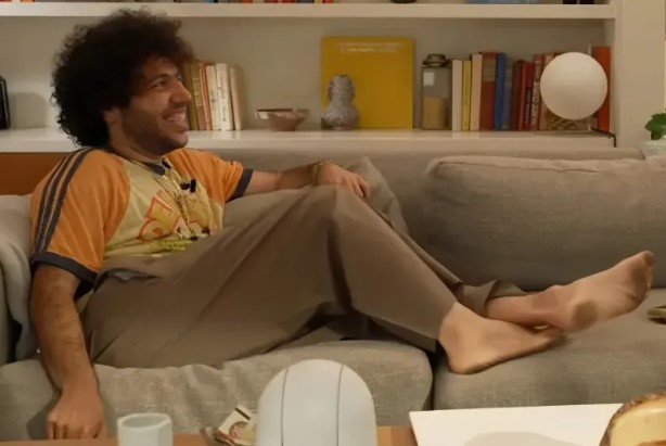 Фото: скриншот из видео/Friends Keep Secrets/YouTube