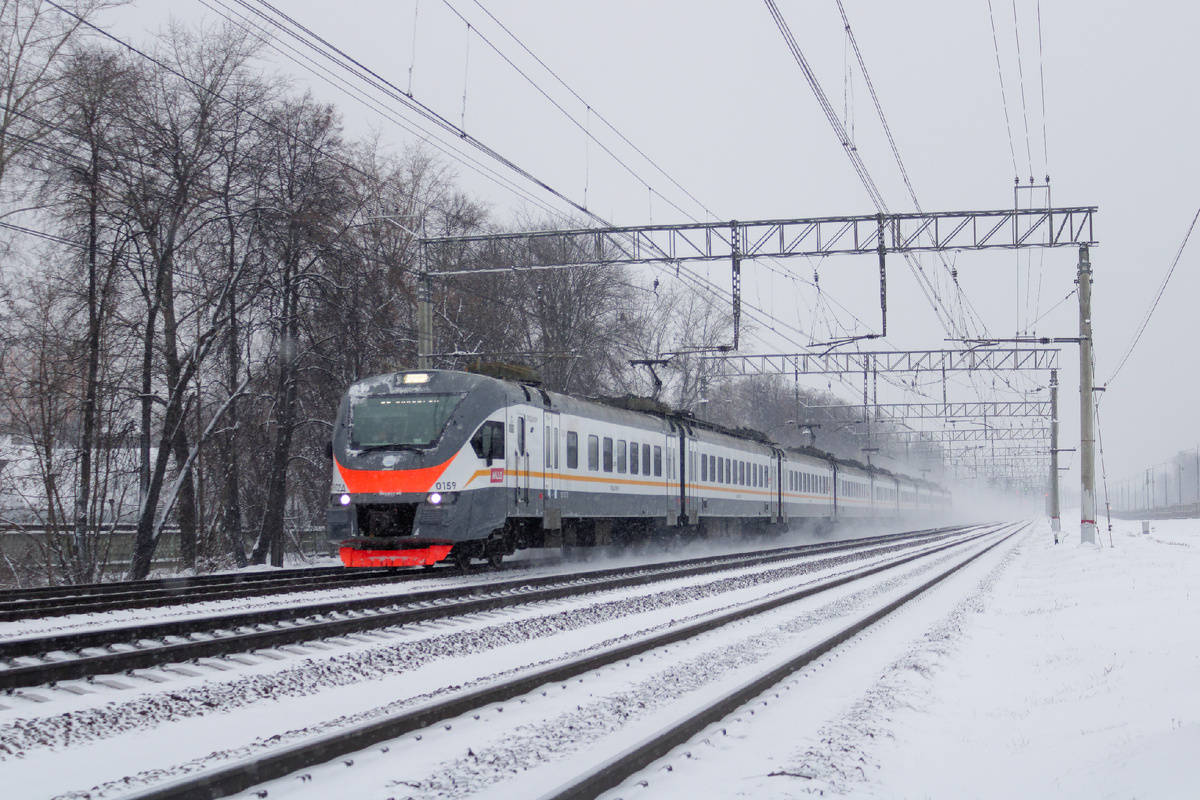 Электропоезд ЭП2Д-0159 на перегоне Перово - Люберцы-l. Фотография добавлена чисто для иллюстрации и никакого отношения к рассказанному не имеет, хотя... действия будет происходить в этом же месте. 
