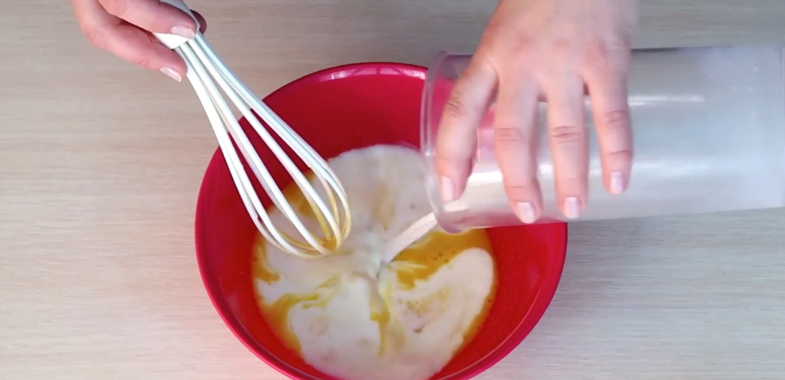 Вливаем молоко