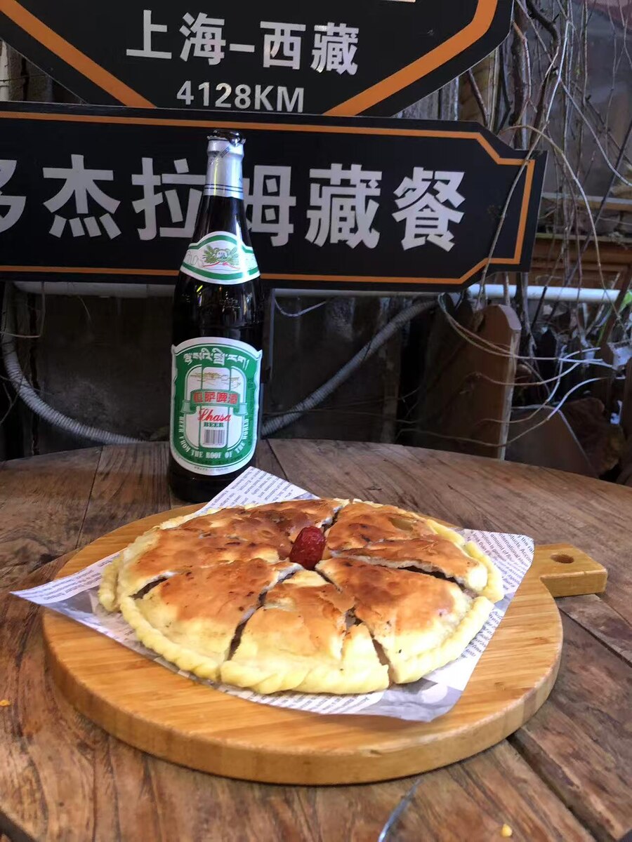 Фото из Тибетского ресторана Duo jie Lamu в Шанхае.