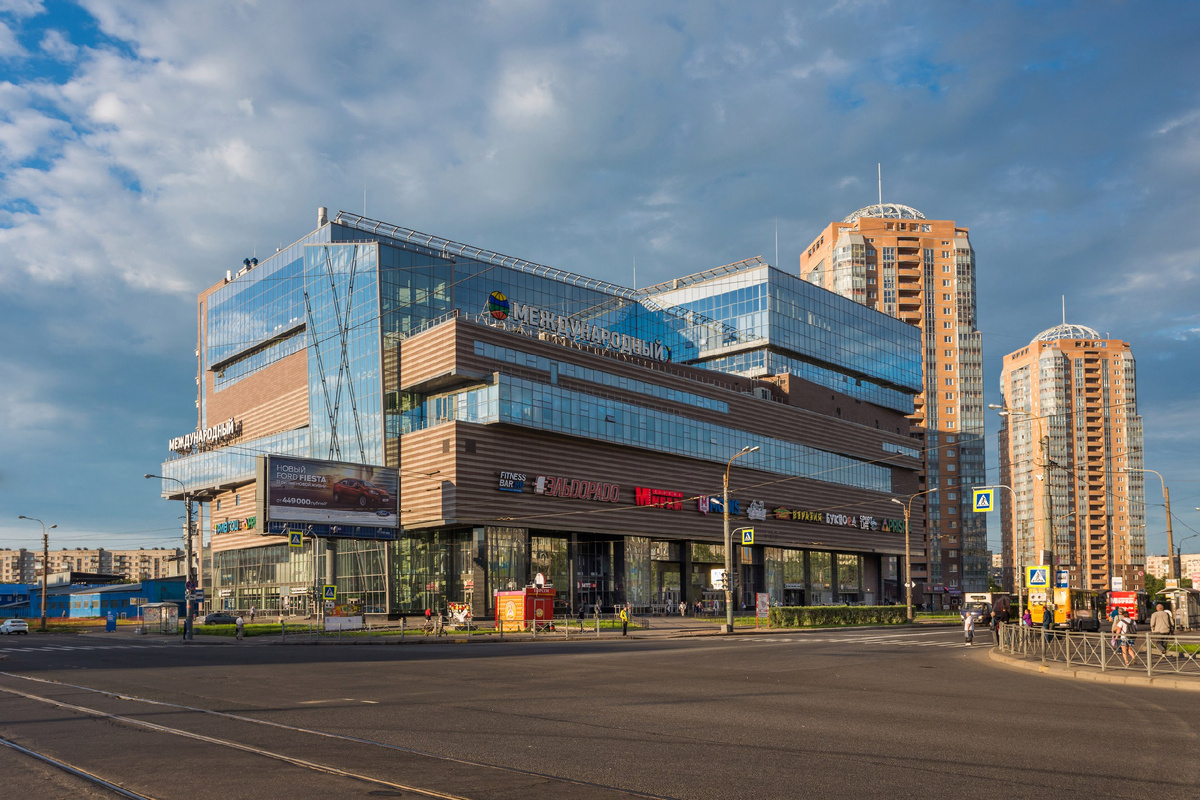 Автор фото: vk.com/mezhdunarodniy. ТЦ "Международный" в Петербурге.