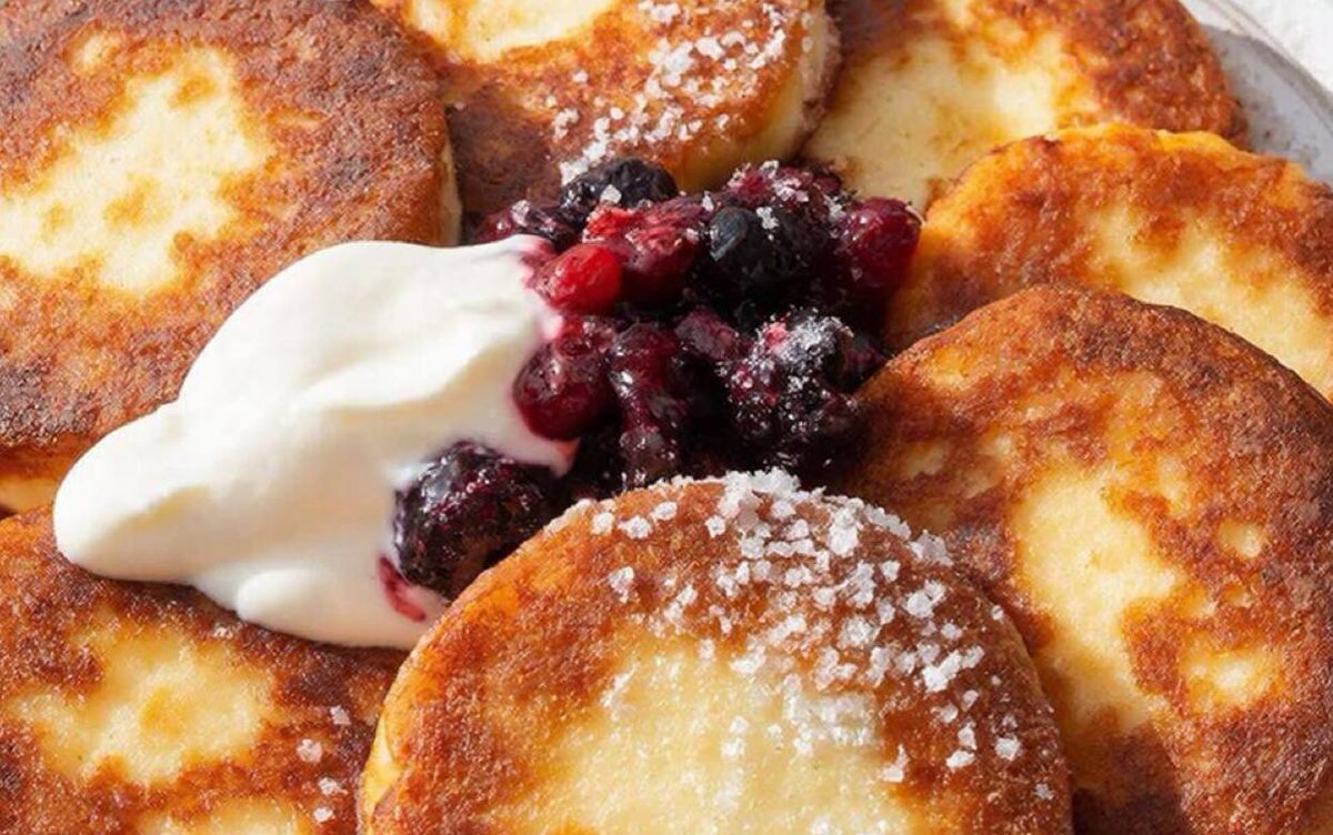    Семью не оторвать – быстрые и полезные сырники на сковороде без муки