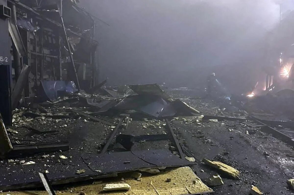    Несколько десятков российских беспилотников ночью атаковали портовую инфраструктуру Измаила.