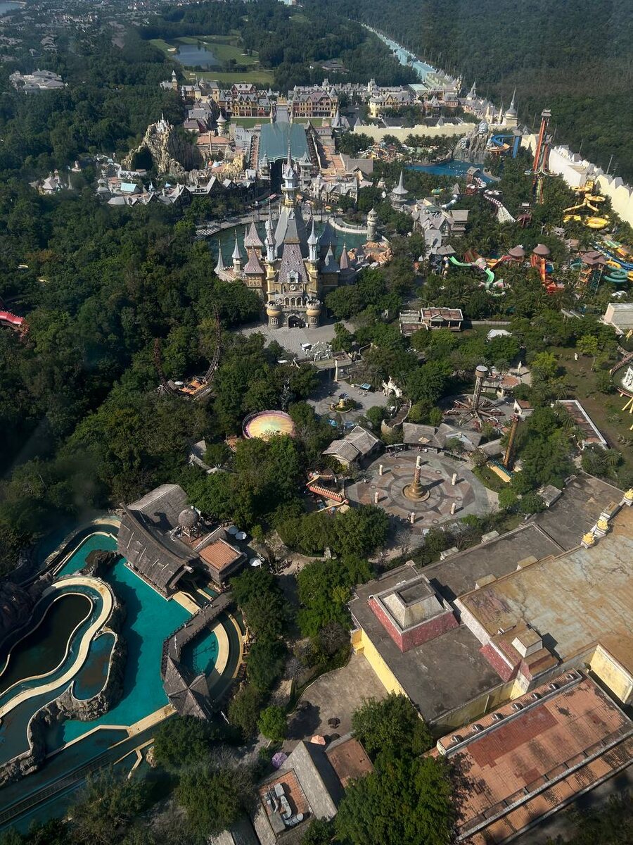 Вид на VinWonders с колеса обозрения