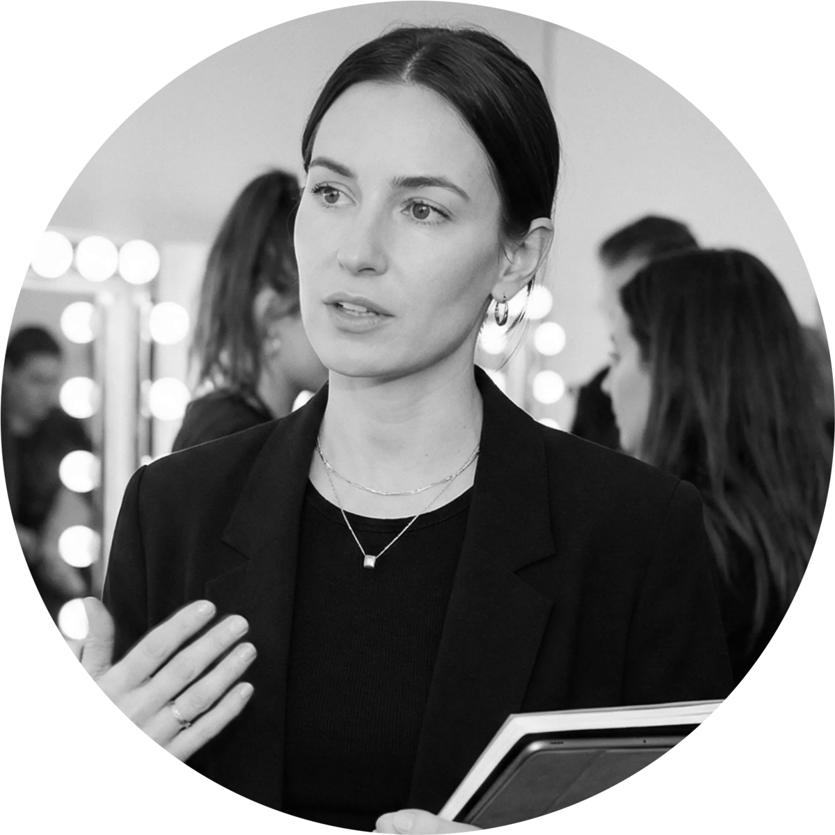 Статья подготовлена экспертом
Александра Вольская
Редактор бьюти‑индустрии / бьюти‑историк
Опыт работы: 5 лет