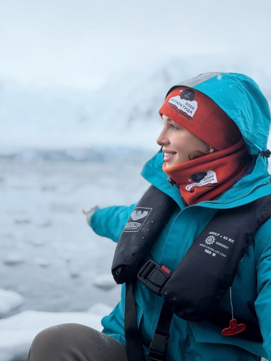    Полина Диброва и Роман Товстик в Антарктиде. Источник: @polinadibrova*