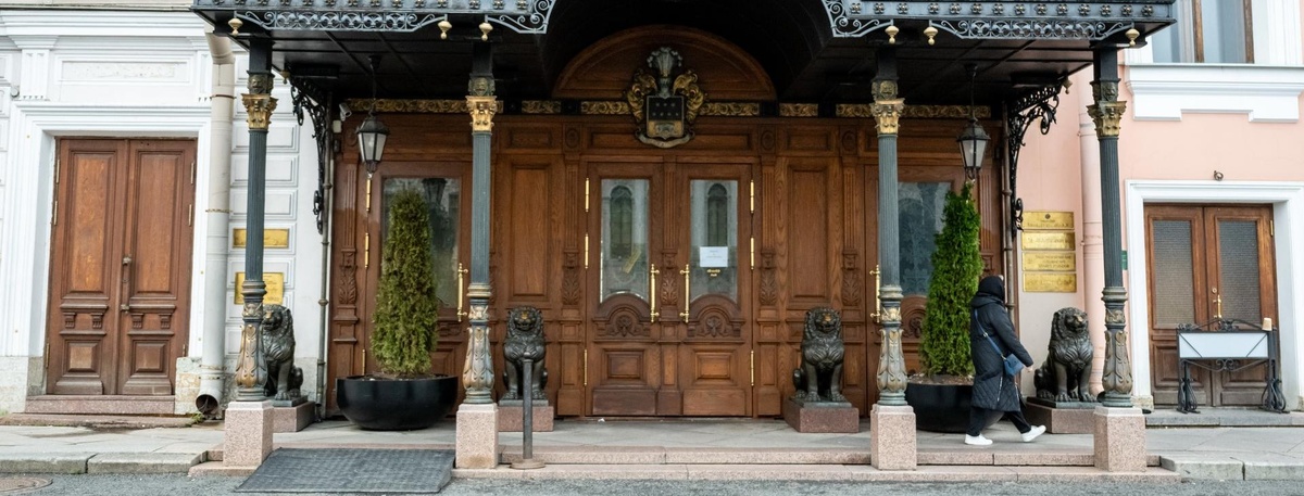    Бывший "Талион Империал Отель", Невский проспект, 15. Вошел в периметр "Империи" и готовится стать частью сети "Сенатор". Автор фото: Тихонов Михаил