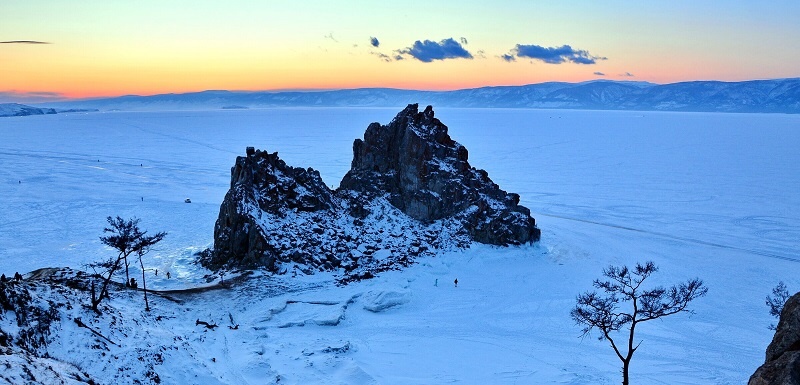Скала Шаманка (мыс Бурхан). Фото: Сергей Василец