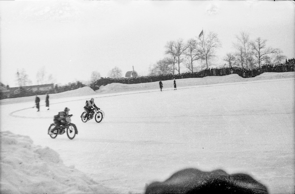 Фотограф Георгий Николаевич Белоцветов, февраль 1962г., стадион «Труд» в Серпухове
