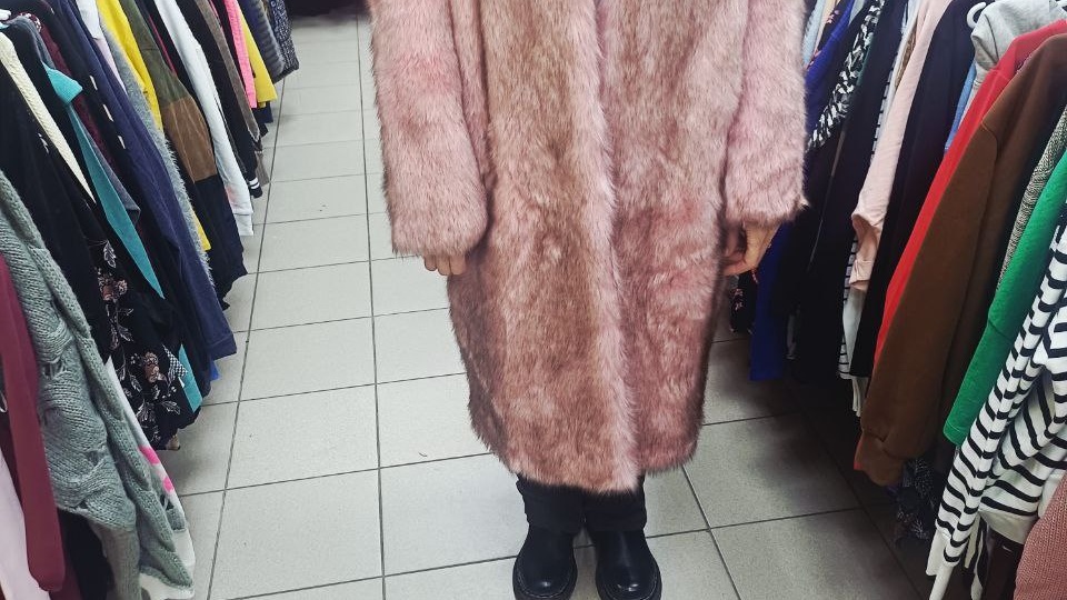 Верхняя одежда из секонд-хенда: как одеться тепло и стильно за 3600 рублей