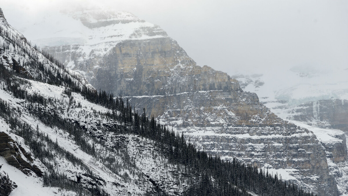    Горы снег Глянцев 280917