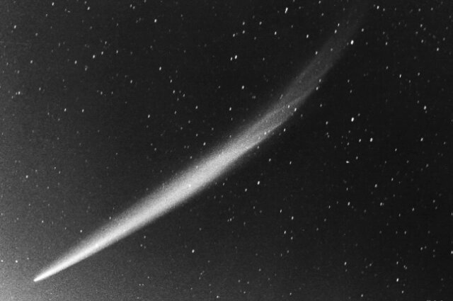    Комета Икэя-Сэки 30 октября 1965 года. Фото: NASA