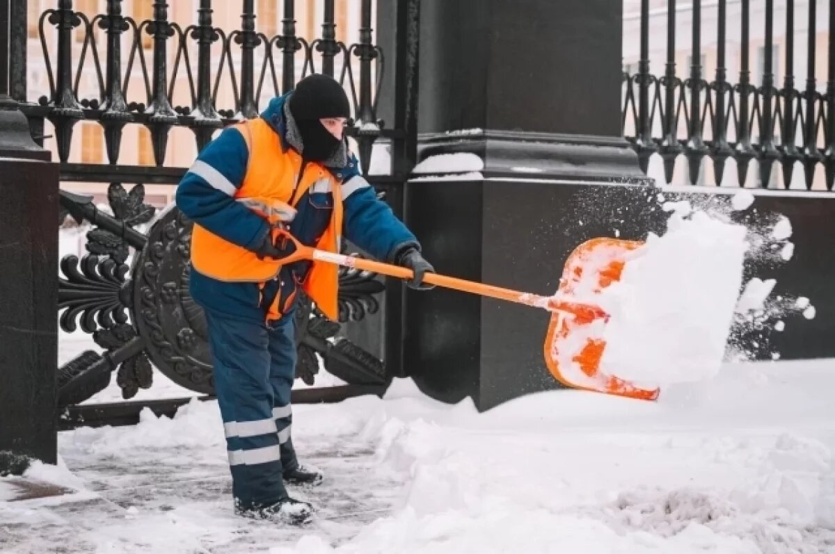    В Петербурге коммунальщики работают в усиленном режиме