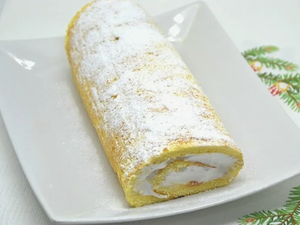 Рулет с белковым кремом, из Интернета. 