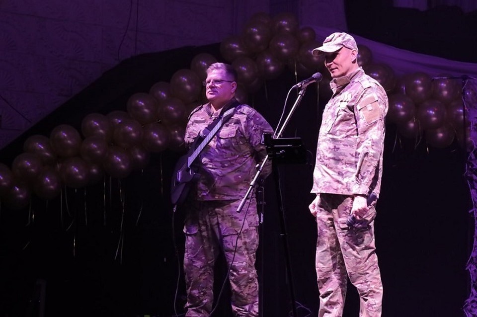    В драмтеатре Мариуполя прошел концерт-выставка «Единый народ». Фото: Министерство культуры ДНР