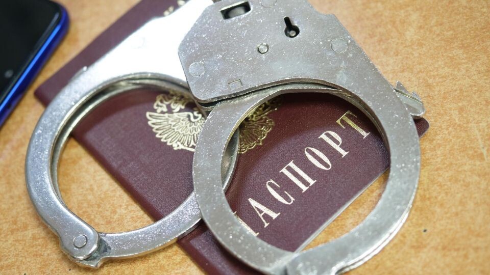    Наручники. Арест. Задержание. Источник: Media4Media