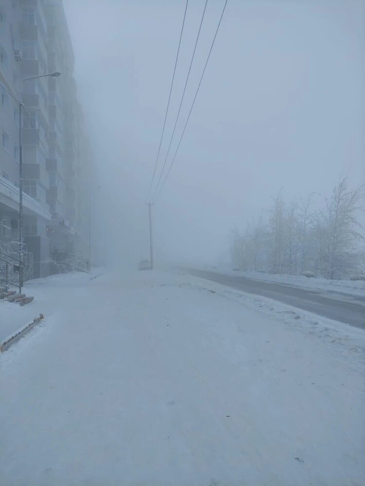 Якутск — не просто город. Это символ того, что человек может выжить где угодно. Главное — не потерять тепло внутри. 