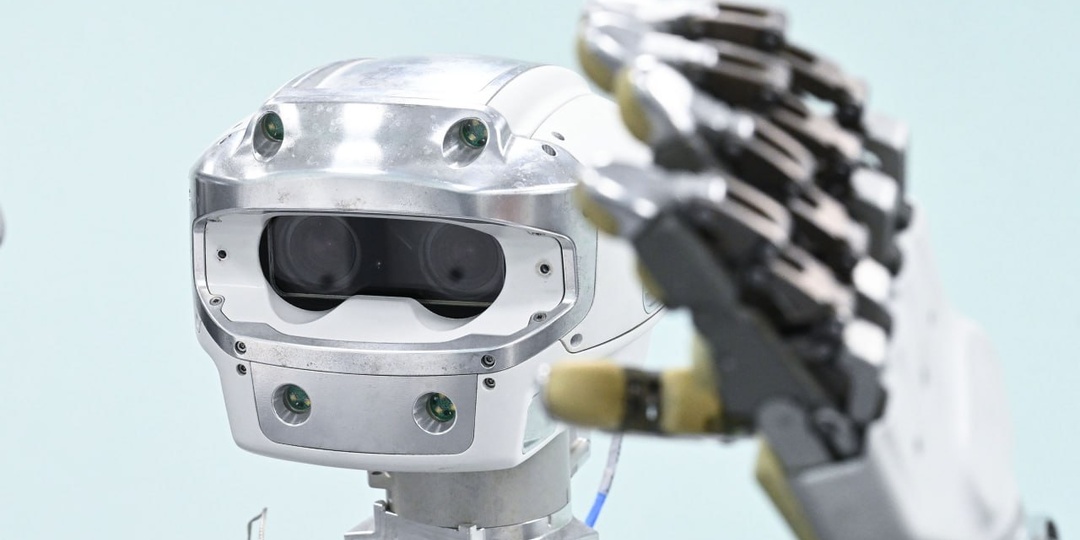 Робот «Теледроид» в ЦПК: начались тренировки с будущим «помощником космонавтов