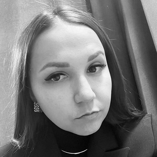    Юлия Кожанова