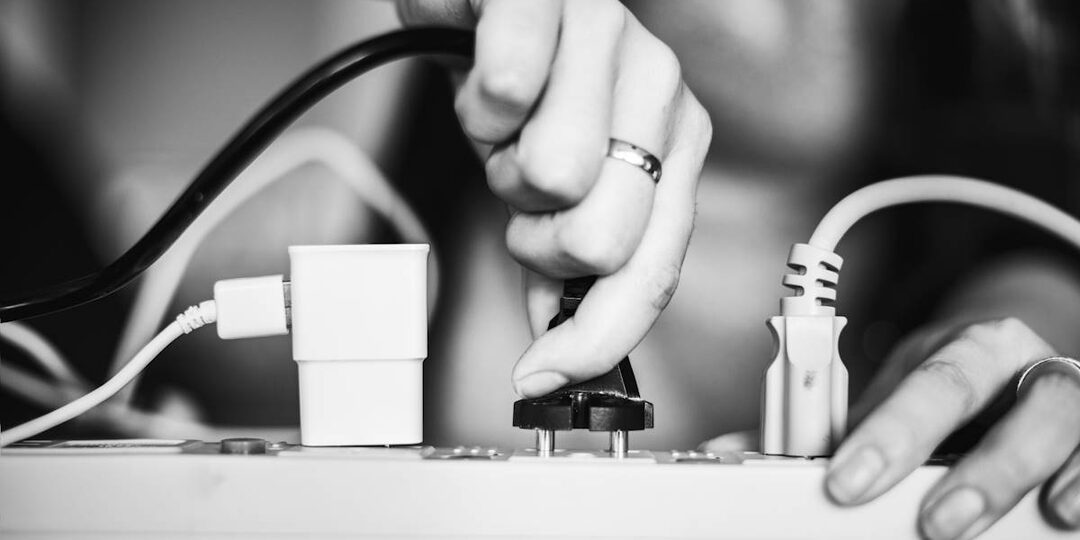 Какие устройства стоит регулярно отключать от сети, а какие наоборот