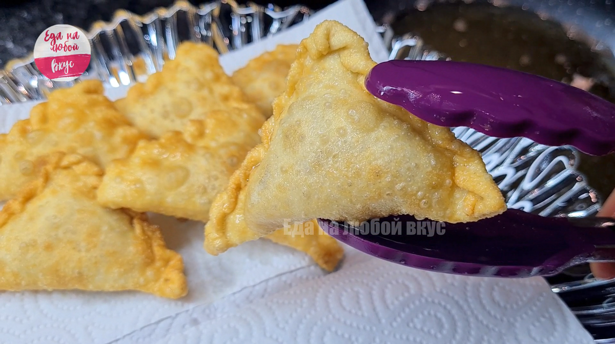 Тонкое хрустящее тесто с пузырьками 