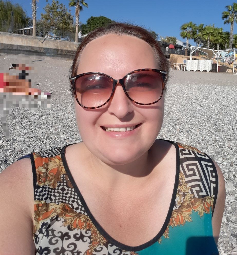 Это я в Турции за две недели до начала новой жизни и полной трансформации себя. Ела как не в себя на все включено. Была 111 кг, а уехала от туда 113 кг. 