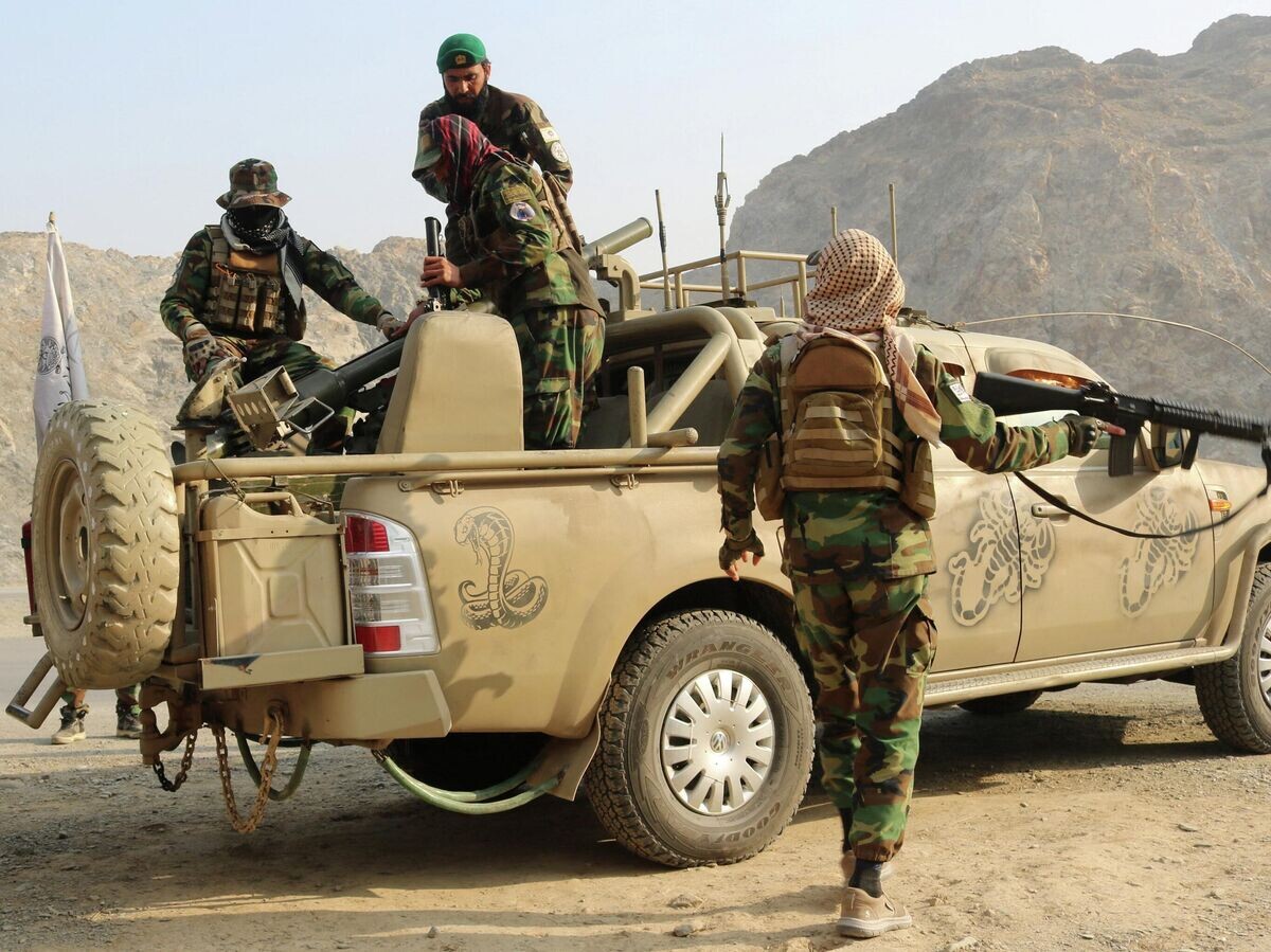    Вооруженные члены организации "Талибан" в Афганистане возле границы с Пакистаном | © REUTERS / Stringer
