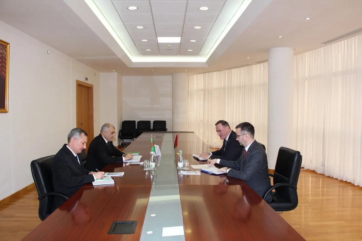    Цветокоррекция оригинального изображения была произведена с использованием ИИ "Ниязов 2.0"