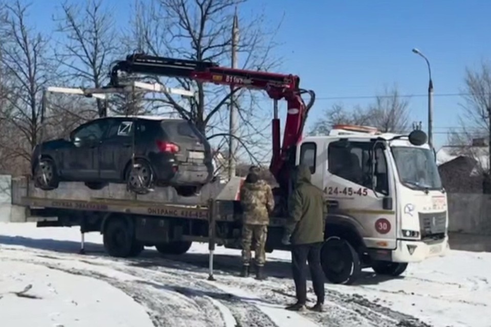    В Донецке приступили к эвакуации машин на штрафстоянку за нарушение ПДД. Фото: МВД по ДНР