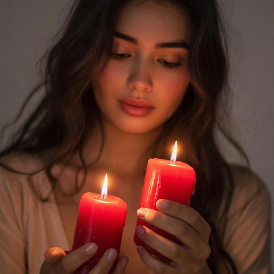 Ритуал с двумя красными свечами.