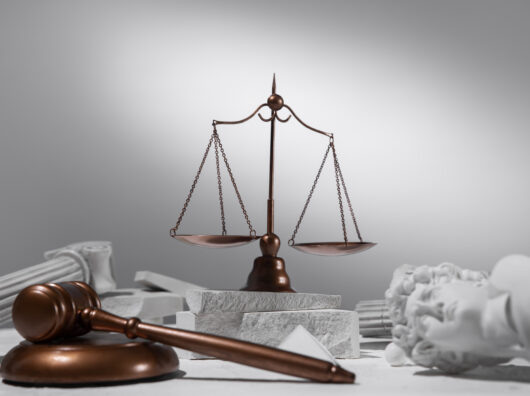    Суд // Фото с сайта https://www.freepik.com/