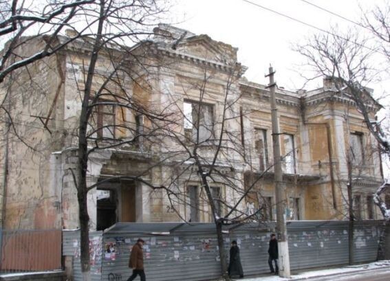 Этому дому из ракушечника было почти 150 лет, когда его, наконец, снесли