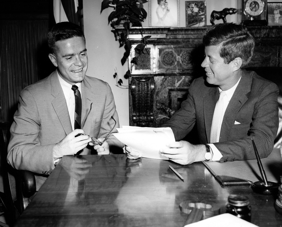 Тед Соренсен и Джон Кеннеди.