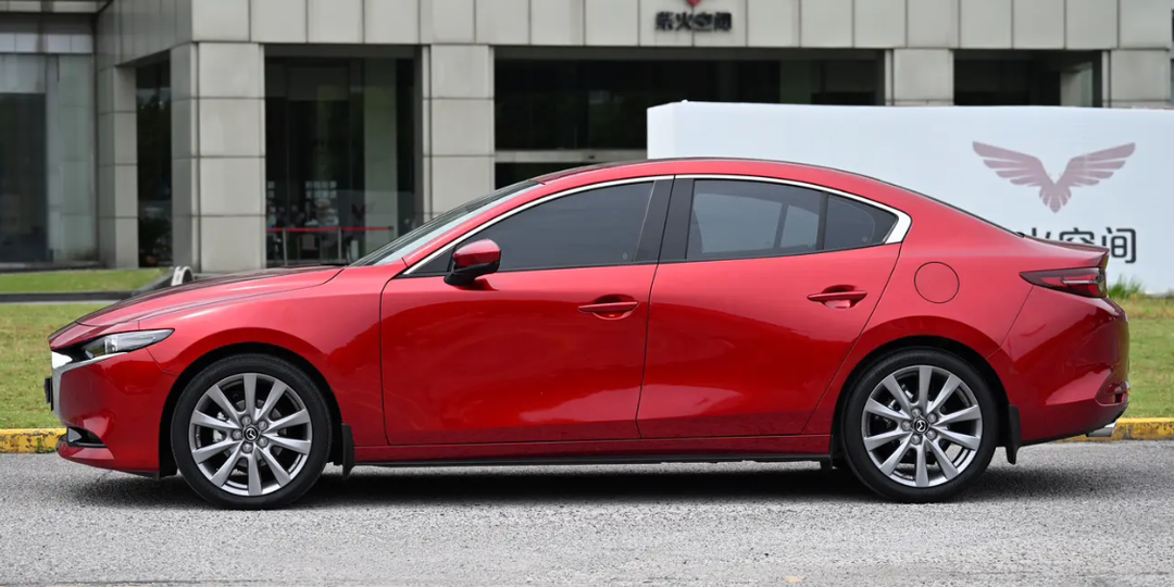 Mazda3 из Китая за 2,1 млн: 2.0 литра, автомат и 158 сил. Что скрывает цена