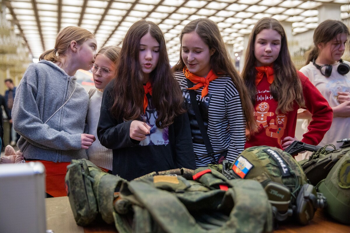    Более 300 детей приняли участие в программе «Каникулы в Музее Победы» в Москве