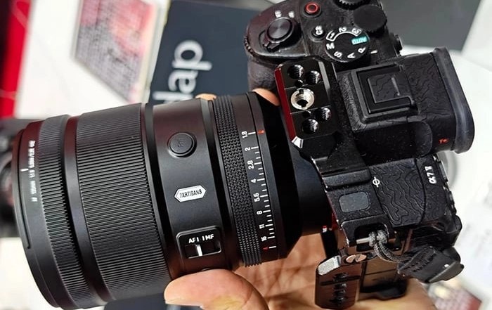7Artisans представила автофокусный портретный объектив 135mm F/1.8