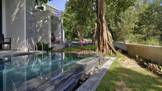 Poolside Tropical Escape