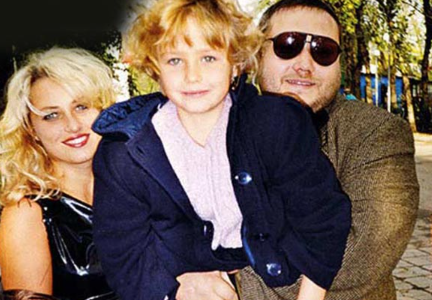 Аглая Шиловская и её родители. Фото: соцсети