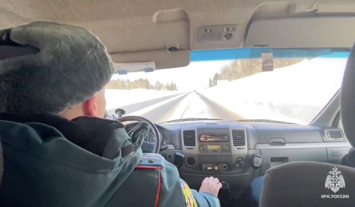     Оперативная группа МЧС во время поисков туристов в Пермском крае. Источник: ria.ru Автор фото: © МЧС Пермского края / MAX