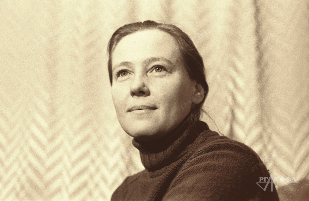 И.С. Саввина - актриса театра и кино / Москва. 1970–1975 гг. / Фотограф: А.Н. Агеев / РГАКФФД. Арх.№ 0-389714