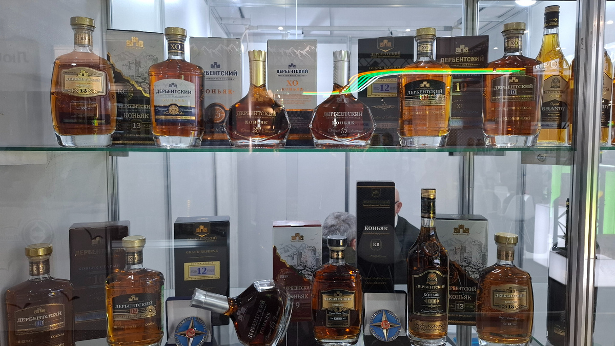 На стенде производителя