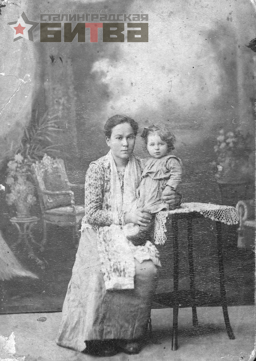 Бердышева Г.И., в 1918-1919 гг. - сестра милосердия на бронепоезде "Гром". 1915 г.