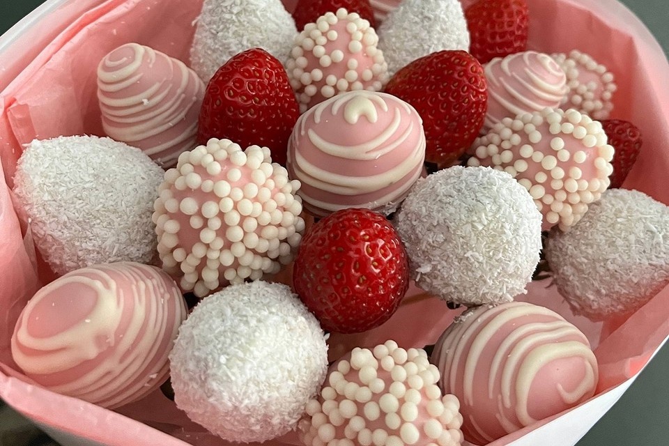    Свежая клубника быстро портится. Анастасия ТОЛСТОНОГОВА