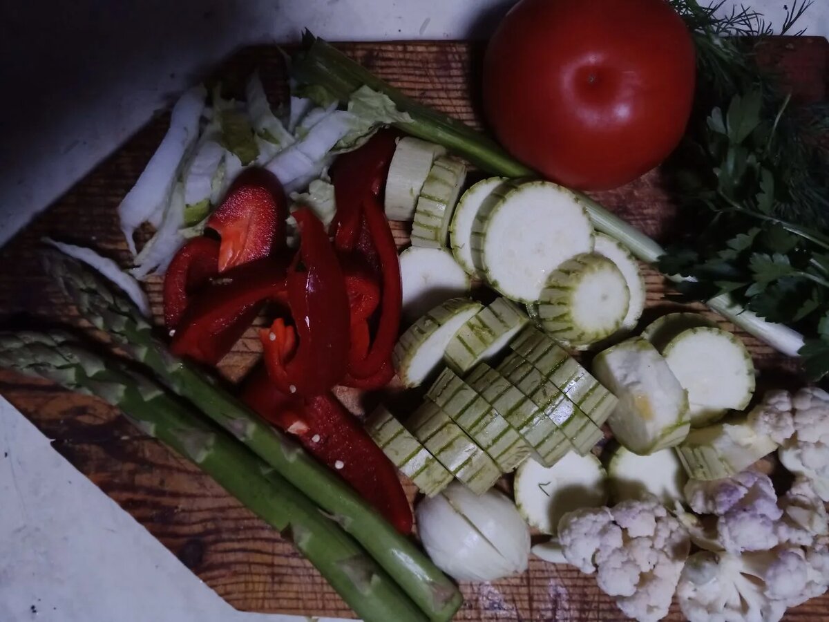 Овощи для паэльи. Образец нарезки.