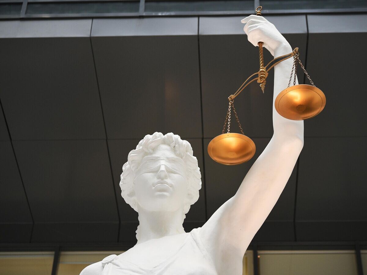    Статуя Фемиды в холле Второго кассационного суда Москвы | © РИА Новости / Алексей Майшев