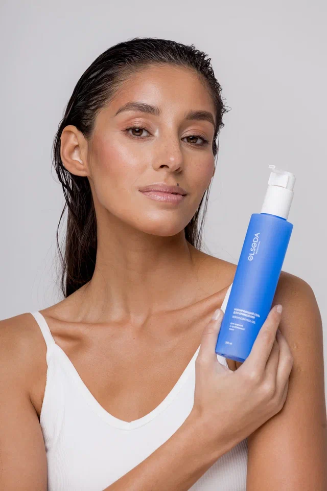 Матирующий гель для очищения кожи от ELSEDA помогает подсушить воспаления, нормализовать выработку себума. В составе только мягие ПАВ, а сам гель имеет физиологичный рН 5,5