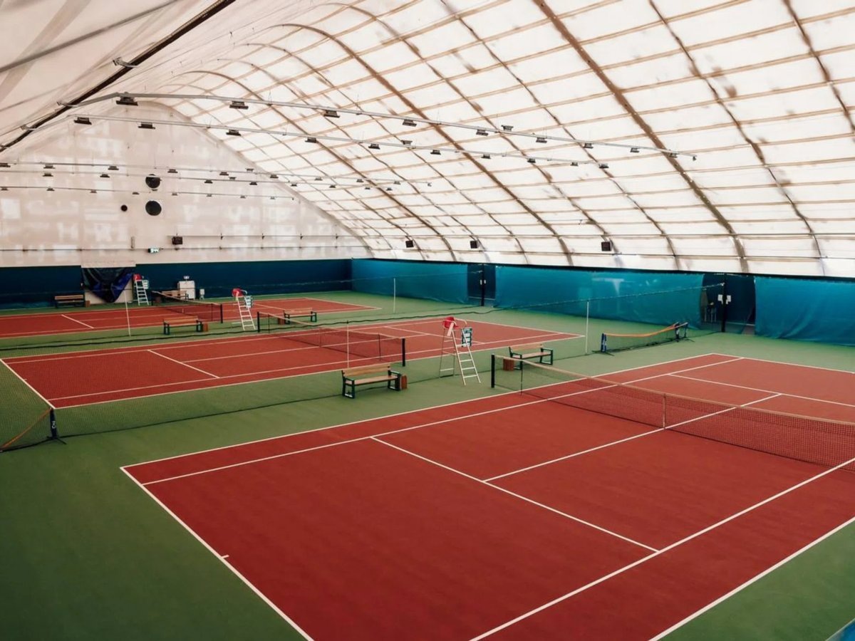     Академия имеет грантовую программу и поддерживает юниоров, покрывая расходы на тренировки