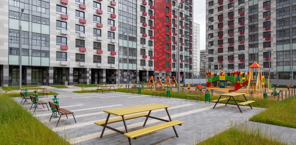     Владимир Ефимов: свыше пяти миллионов квадратных метров домов для реновации возведут благодаря опубликованным в 2025 году проектам КРТ