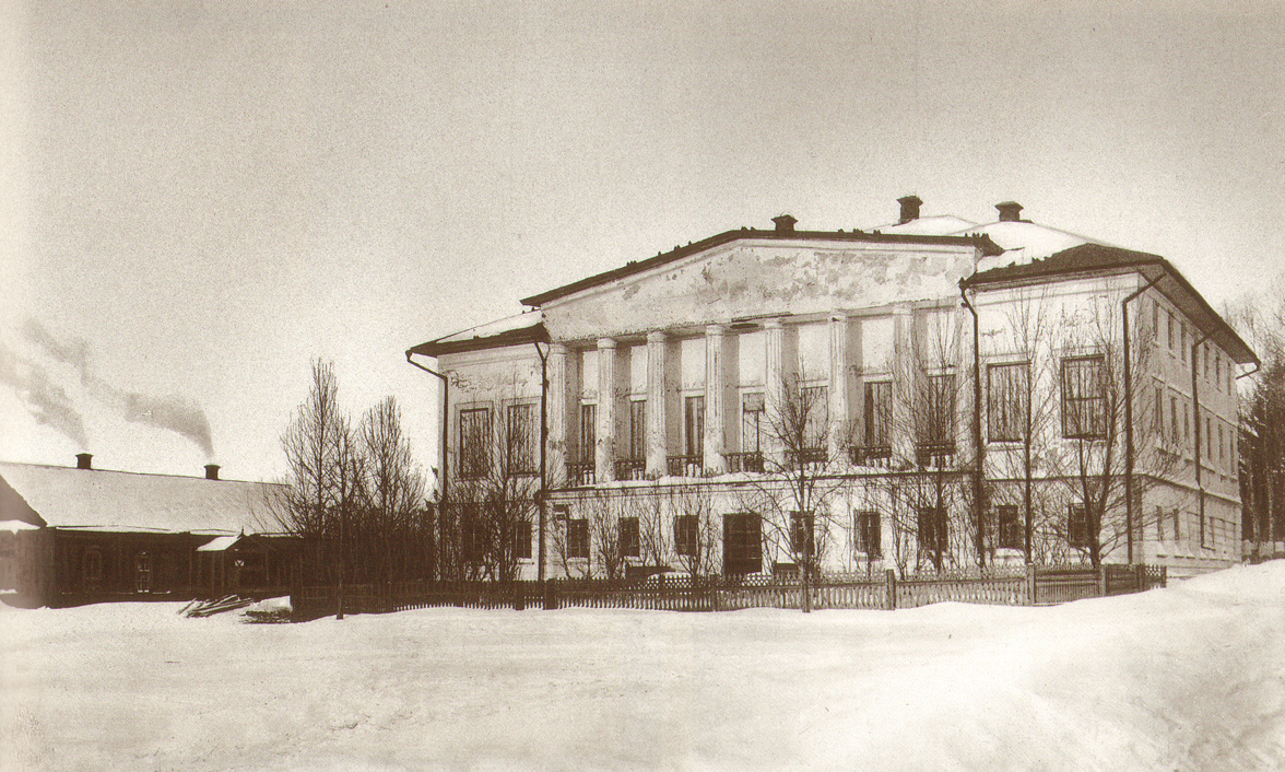 Дом в Ясной Поляне. Раньше он был одноэтажный