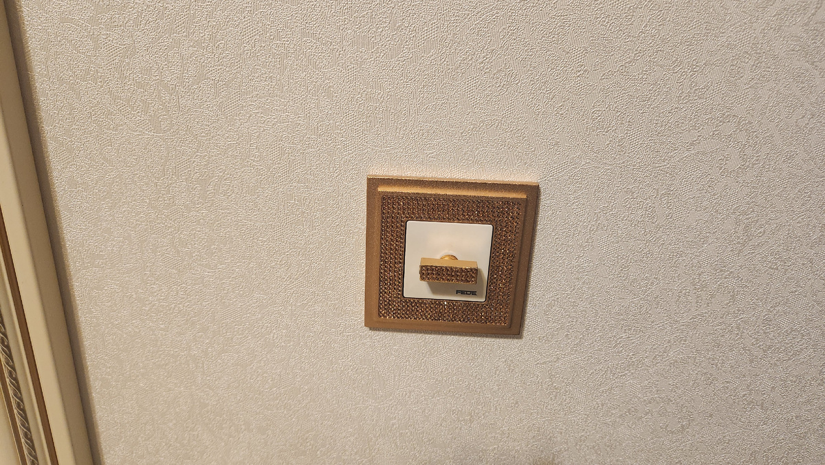 Это уже не отель, а наше скромное убежище, но по стилистике похоже